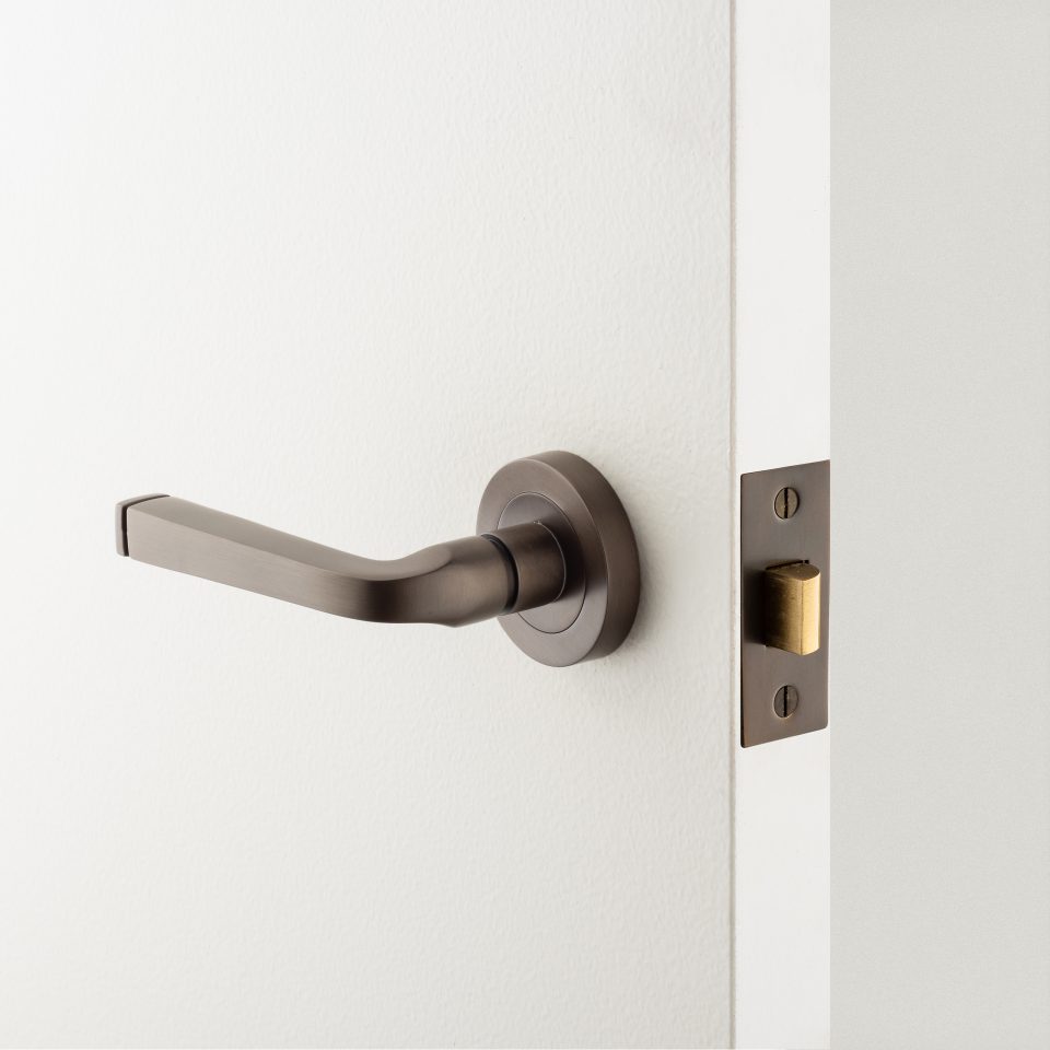 0451 - Annecy Lever - Round Rose - Brushed Brass - Passage