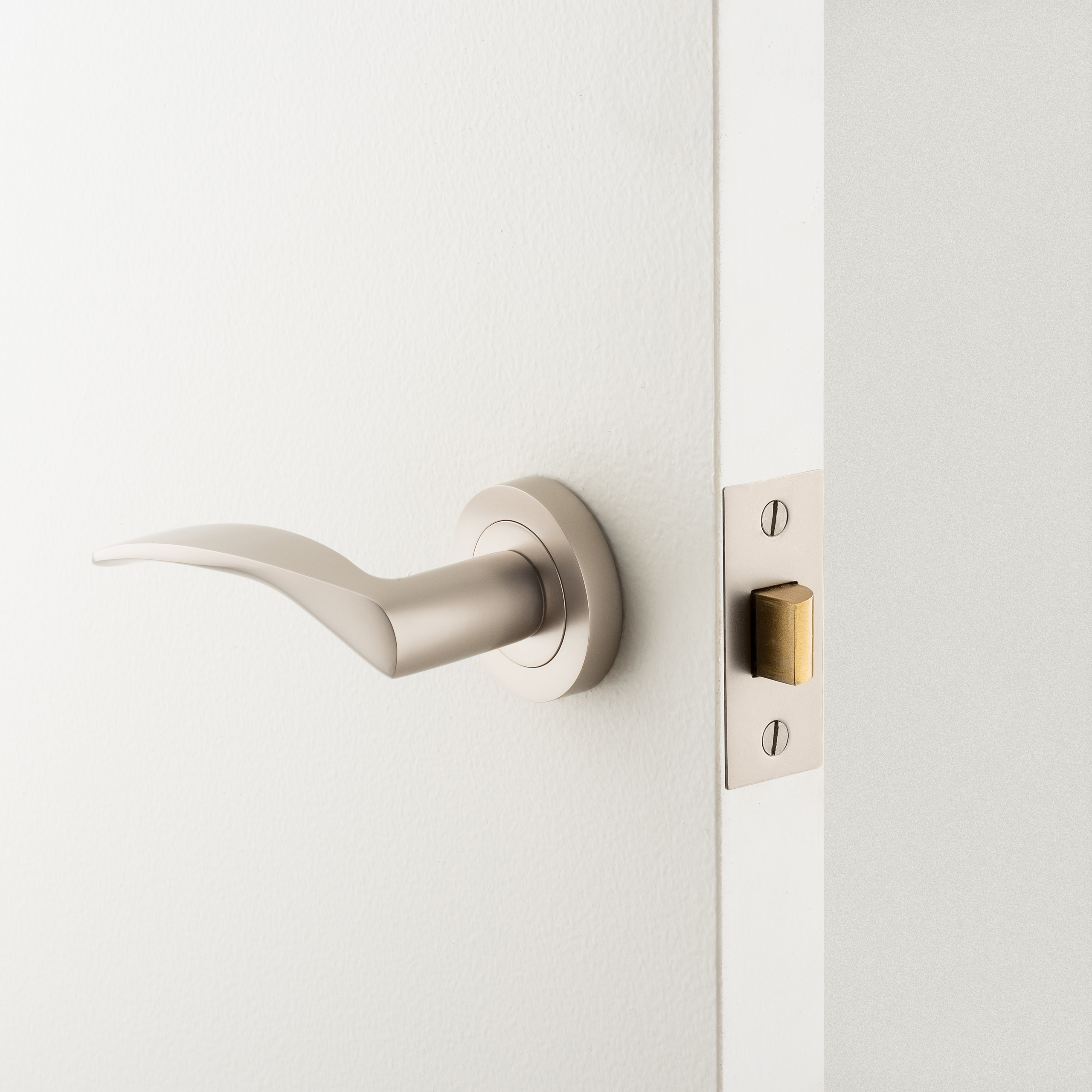 9364 - Oxford Lever - Round Rose - Brushed Brass - Passage