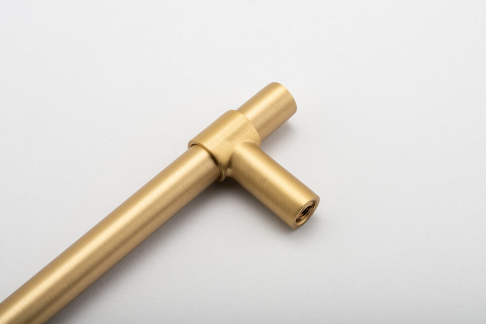 21006 - Helsinki Cabinet Pull - CTC128mm - Brushed Brass