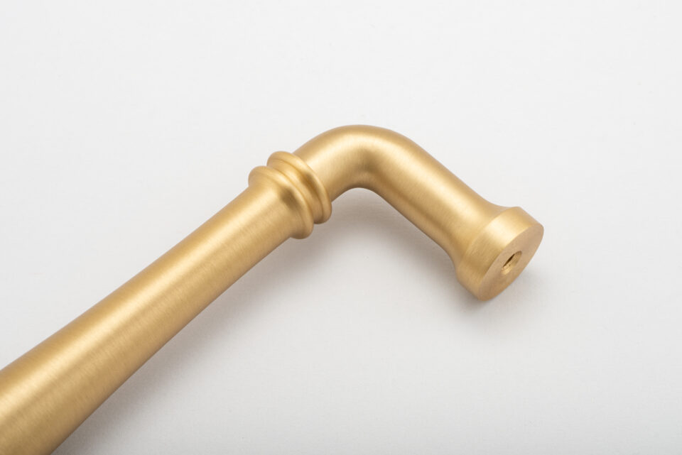 21066B - Sarlat Cabinet Pull with Backplate - CTC128mm - Brushed Brass