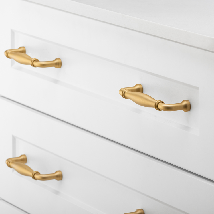 21069B - Sarlat Cabinet Pull with Backplate - CTC128mm - Satin Nickel