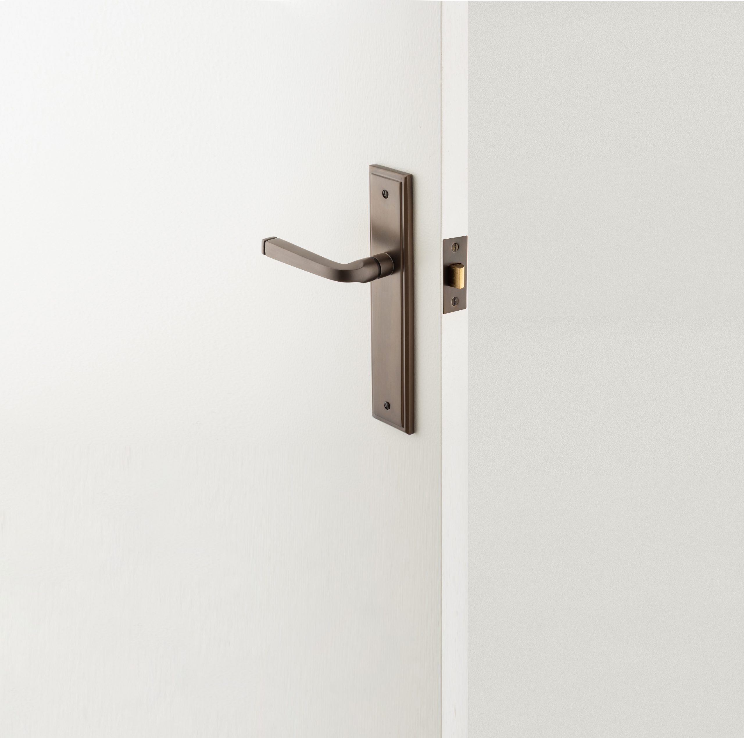15244E85 - Annecy Lever - Stepped Backplate - Brushed Brass - Entrance