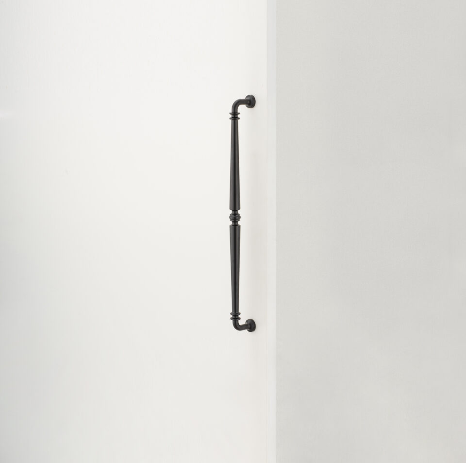 20050 - Sarlat Pull Handle - 600mm - Polished Brass