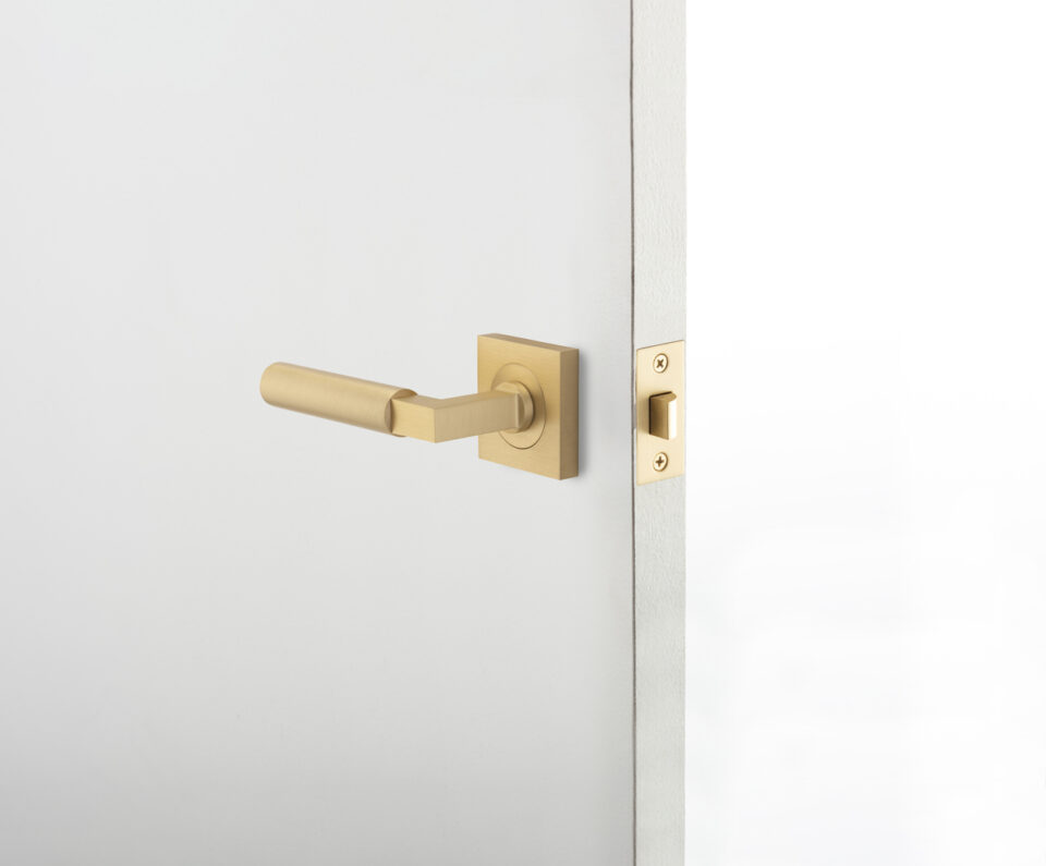0464 - Berlin Lever - Square Rose - Brushed Brass - Passage