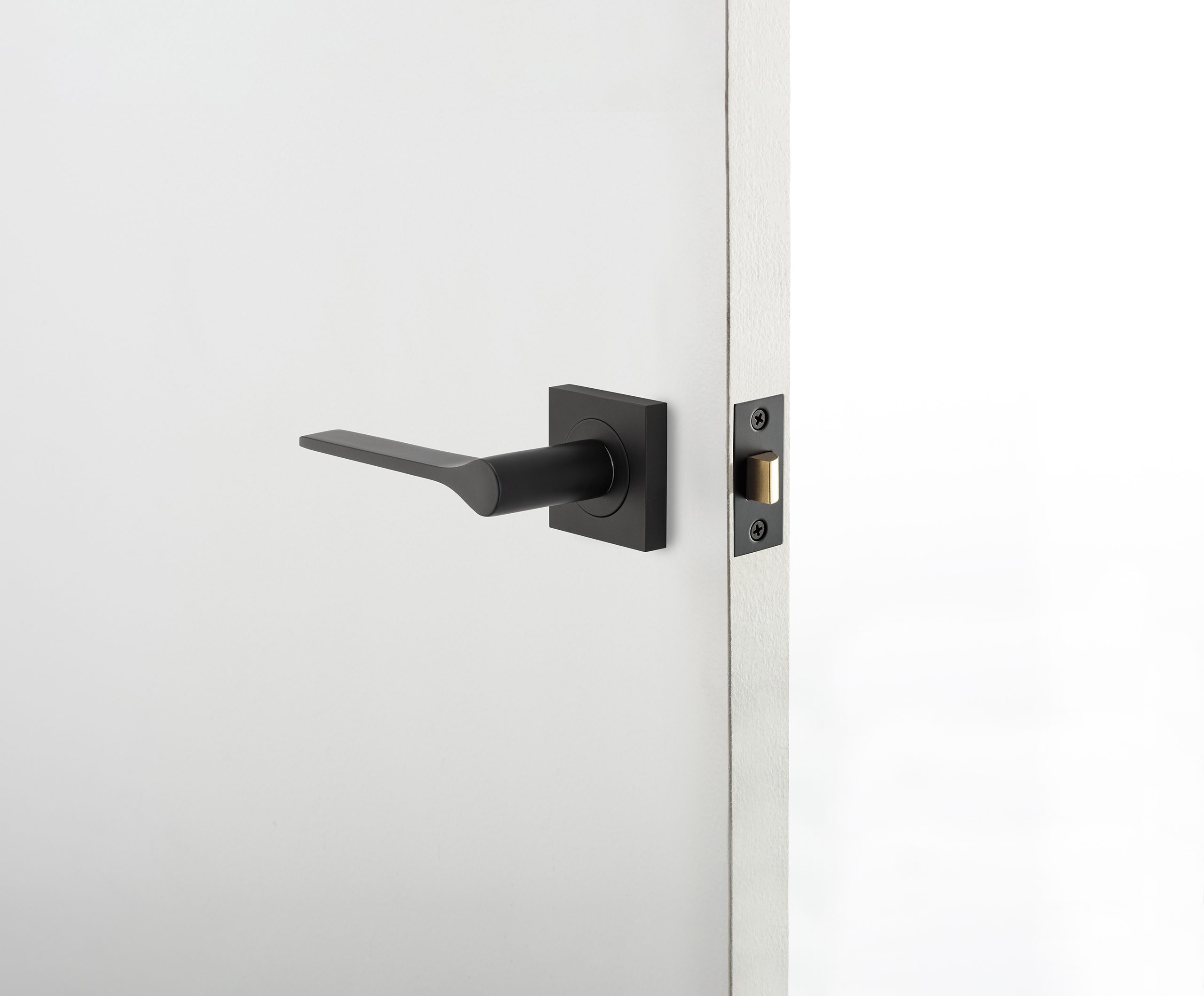 0466 - Como Lever - Square Rose - Brushed Brass - Passage