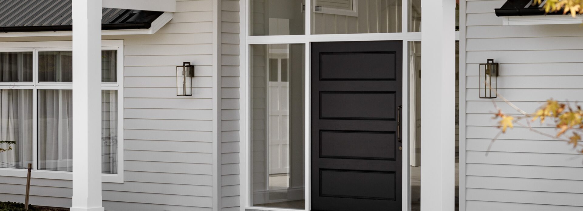 Black Front Doors: Hardware to Match Your Home’s Entrance