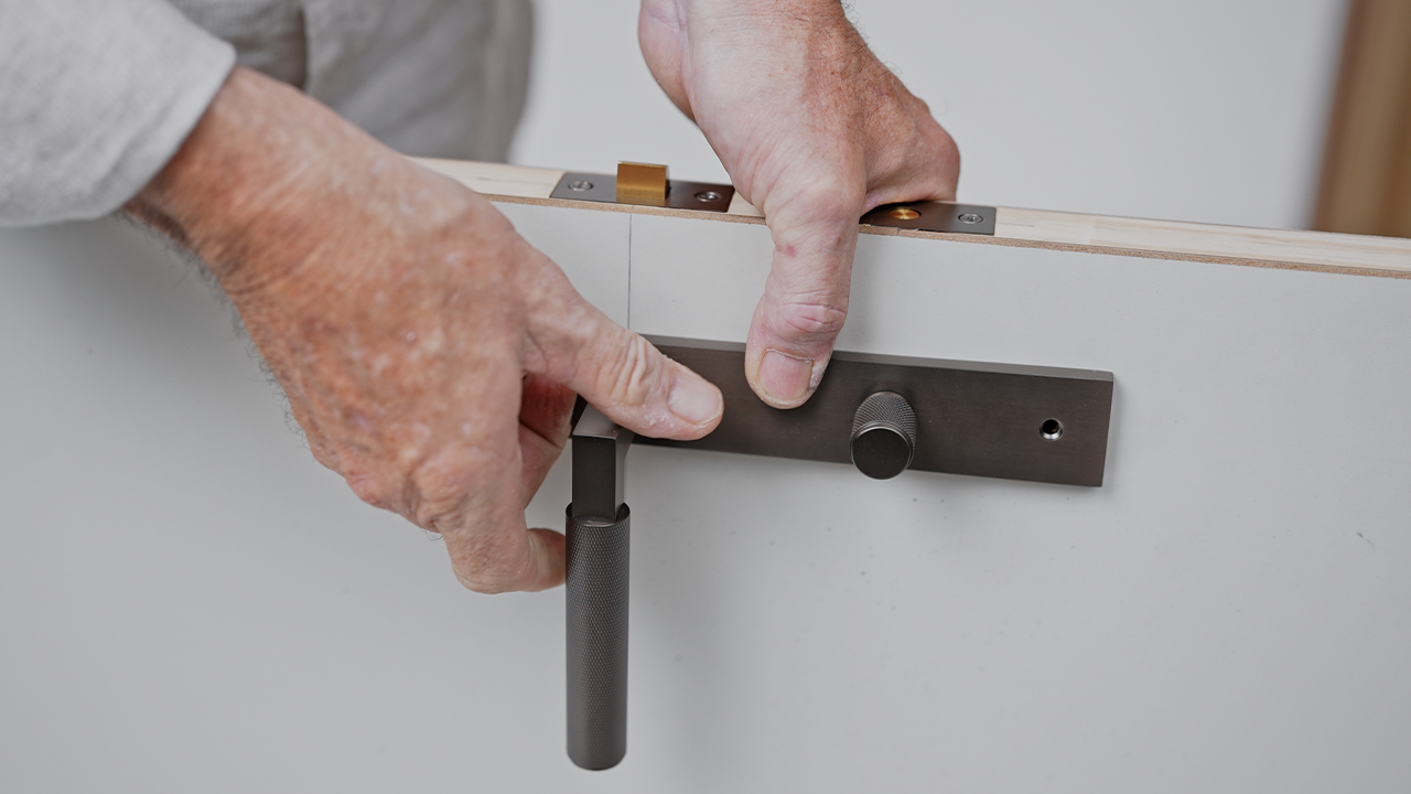 how to install iver door handles and knobs
